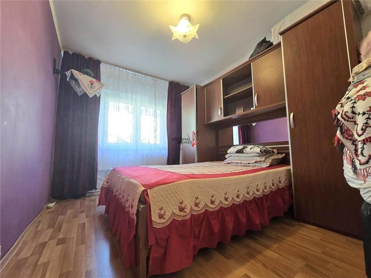 Apartament cu 3 camere decomandat în Colentina