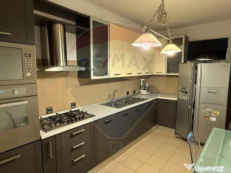 Apartament cu 4 camere semidecomandat în Nordului