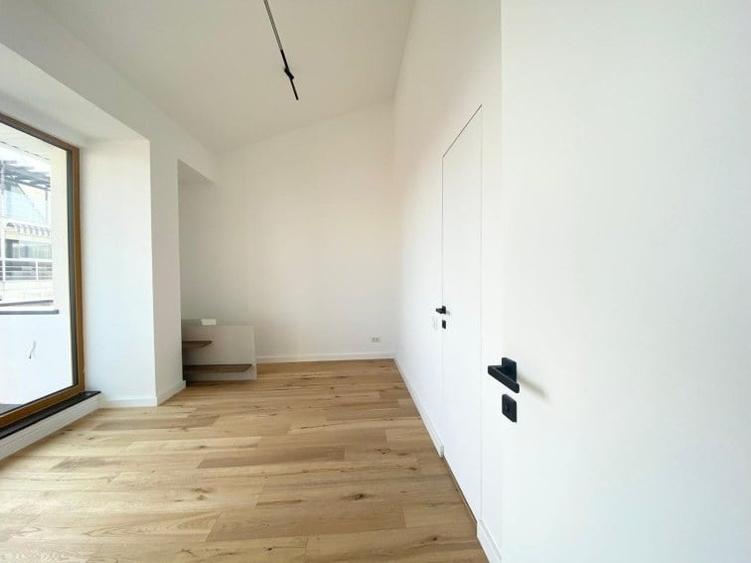 Apartament cu 4 camere în Domenii