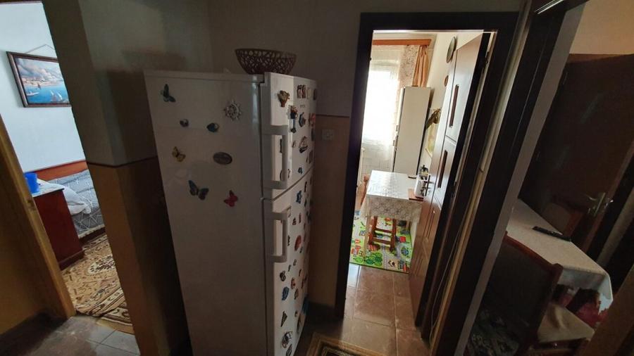 Apartament cu 3 camere semidecomandat în Vest