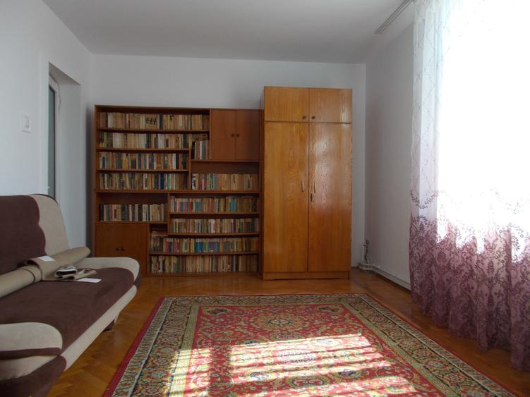 Apartament cu 3 camere decomandat în Ultracentral