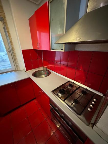 Apartament cu 3 camere semidecomandat în Gheorghe Lazăr