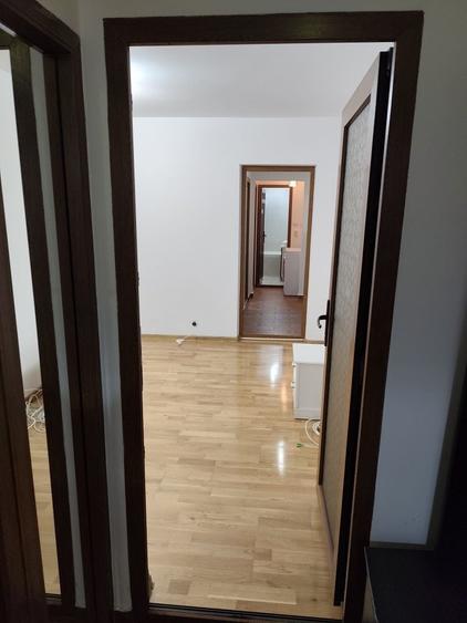 Apartament cu 4 camere semidecomandat în Central