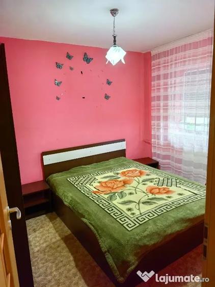 Apartament cu 2 camere semidecomandat în Intim