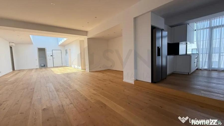 Apartament cu 4 camere semidecomandat în Dacia