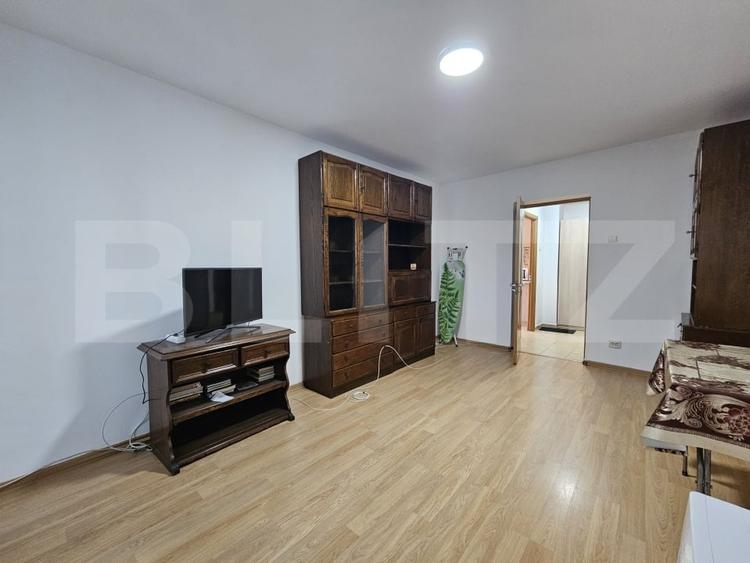 Apartament cu 2 camere semidecomandat, mobilat în Nicolina
