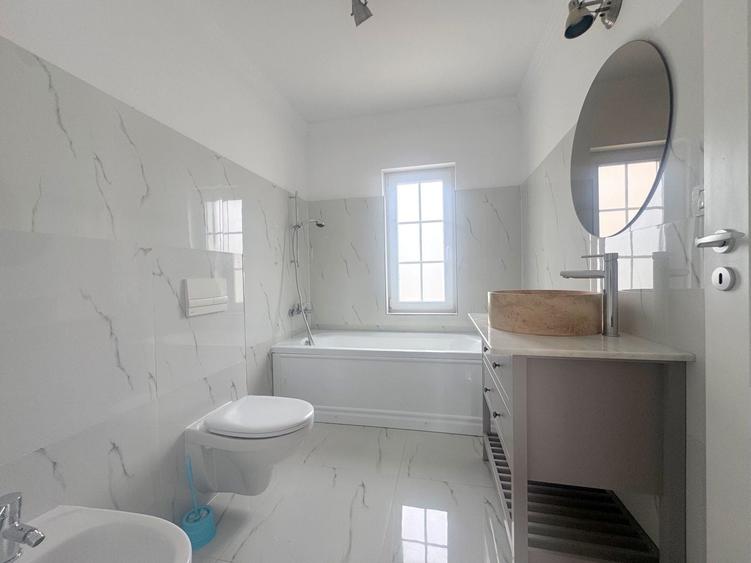 Duplex cu 4 camere cu Canalizare în Moșnița Nouă