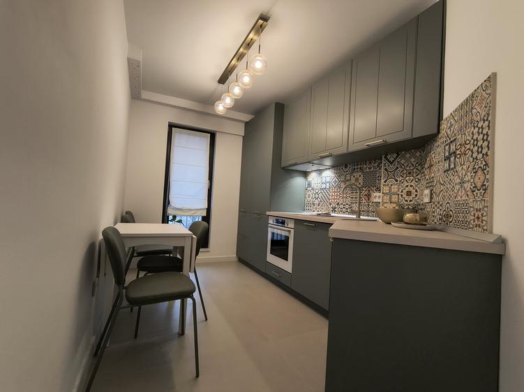 Apartament cu 3 camere decomandat, mobilat în Stadion