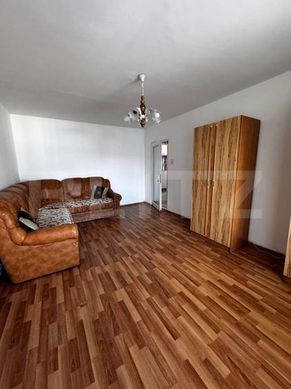 Apartament cu 4 camere decomandat, mobilat în Câmpia Turzii