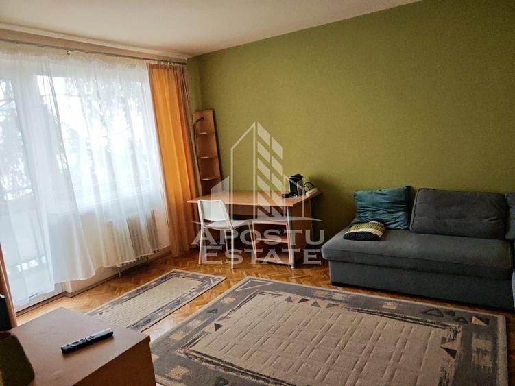 Apartament cu 2 camere decomandat, mobilat în Tipografilor