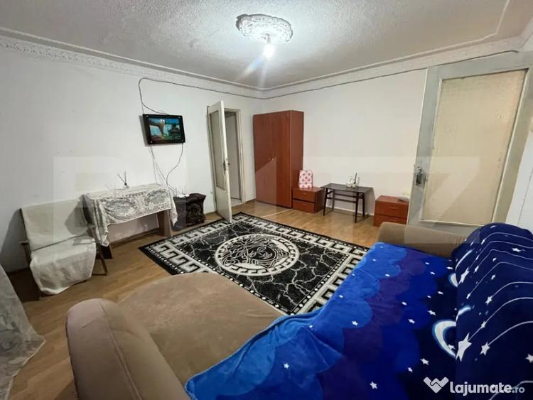 Apartament cu 2 camere semidecomandat, mobilat în Micro 11