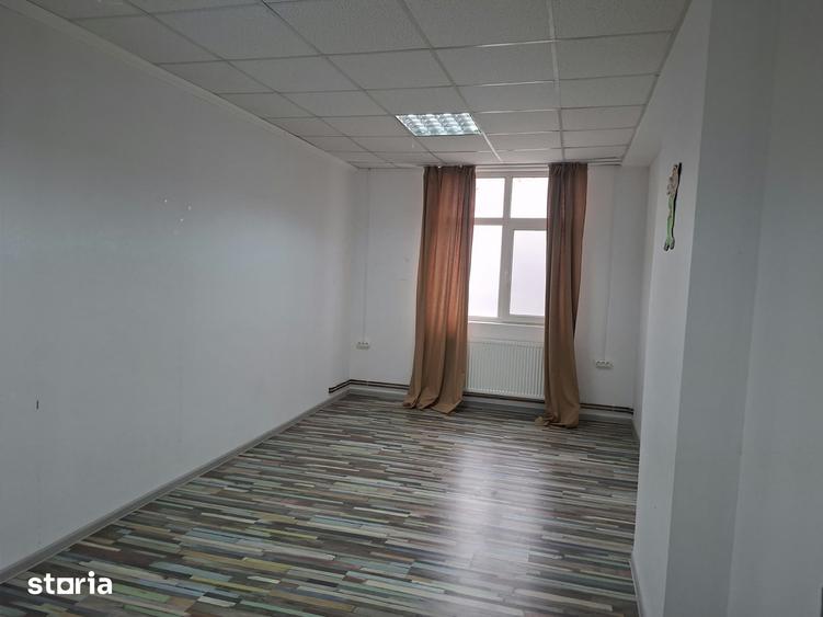 Spațiu comercial, de 190 mp, în Blejoi