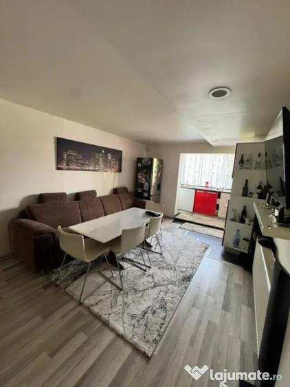 Apartament cu 4 camere decomandat în Central