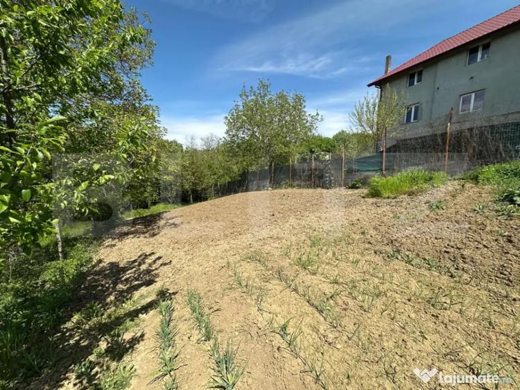 Casă cu 3 camere cu Teren 1500 Mp în Bucium