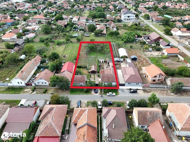 Casă cu 4 camere cu Teren 2091 Mp în Central
