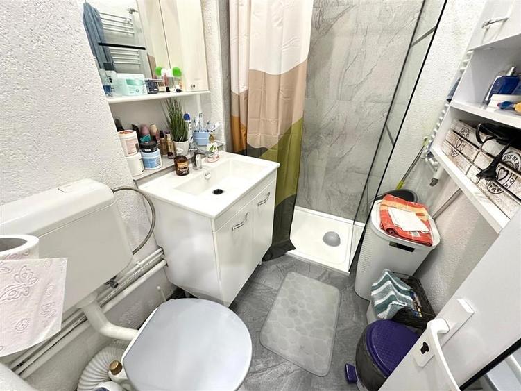 Apartament cu 2 camere semidecomandat în Boul Roșu