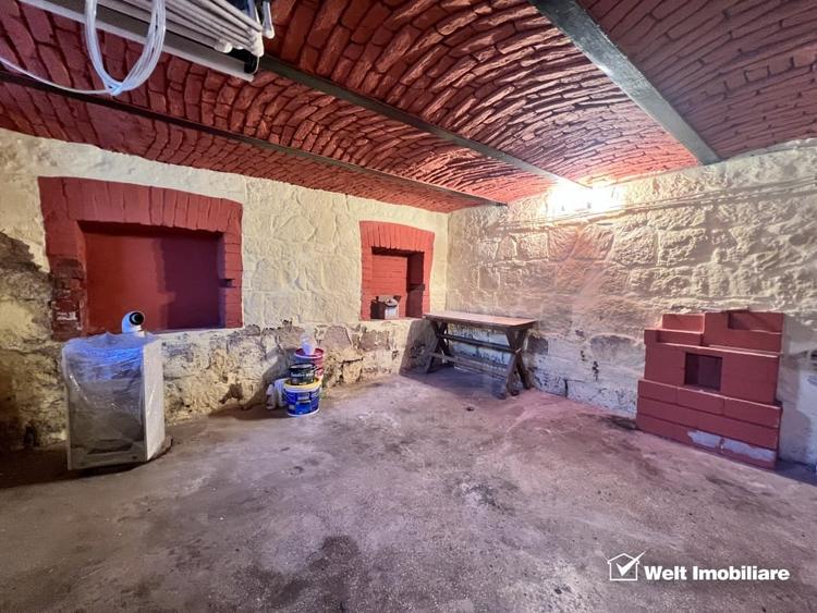Spațiu comercial, de 230 mp, în Gruia