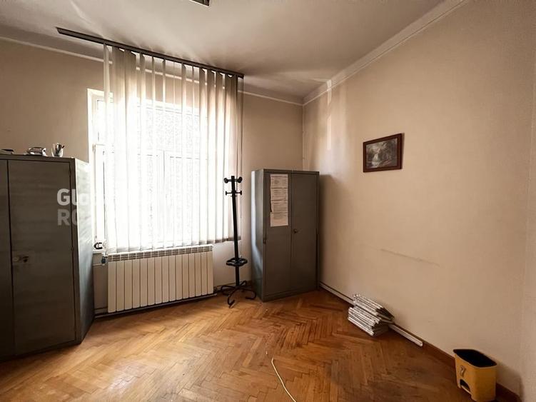 Casă cu 20 camere cu Canalizare în Unirii
