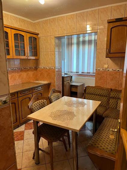 Apartament cu 3 camere decomandat în Cug