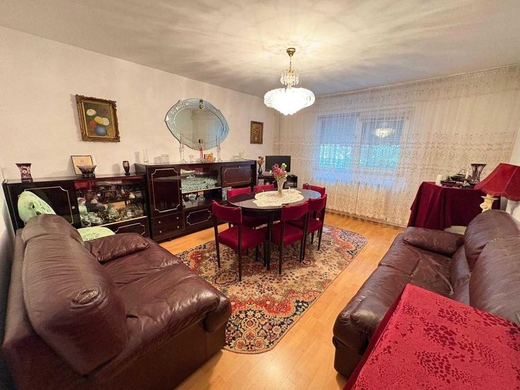 Apartament cu 3 camere decomandat în Central