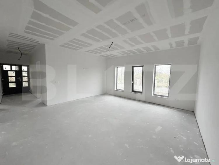 Casă cu 3 camere cu Teren 450 Mp în Lazuri