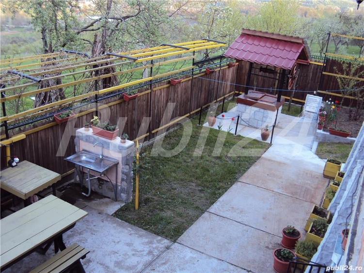 Casă cu 5 camere în Ocnele Mari