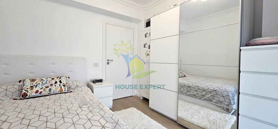 Apartament cu 5 camere decomandat, mobilat în Aviației