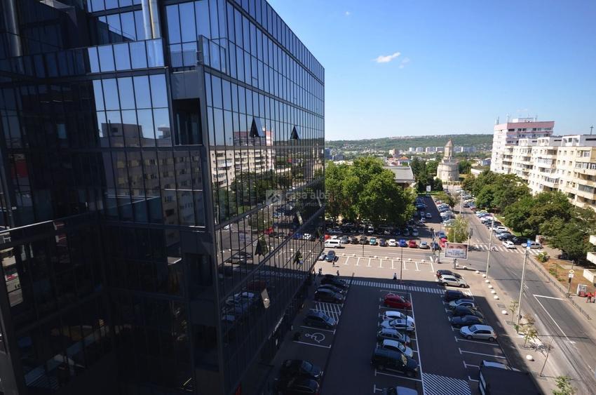 Apartament cu 2 camere decomandat, mobilat în Centru Civic