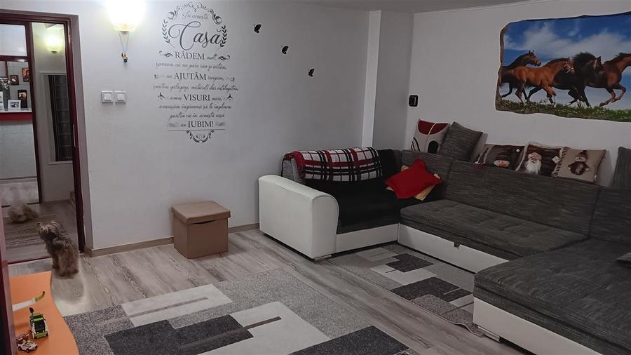 Casă individuală cu 5 camere cu Canalizare în Bârnova