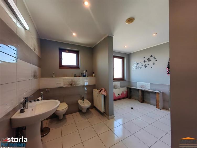 Casa mare cu etaj la principala in Fantanele - REDUCERE - 15