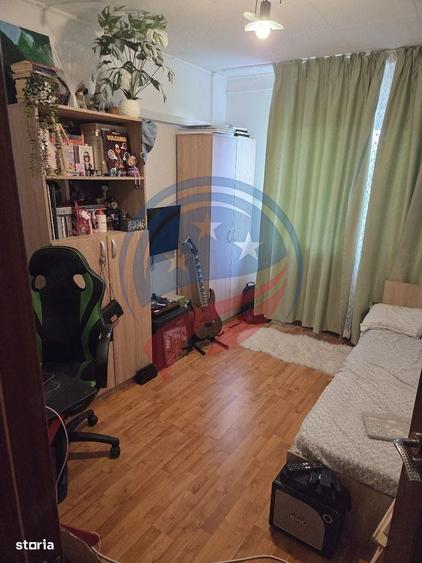 Apartament cu 3 camere decomandat în Rovine