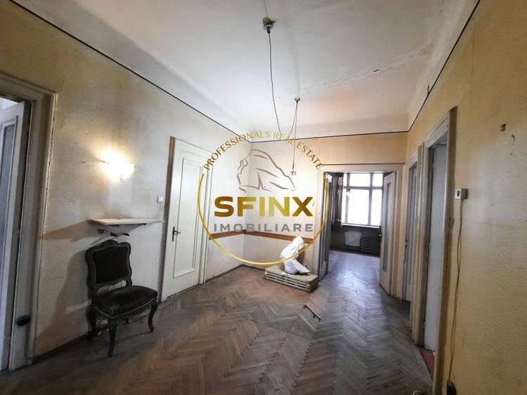 Apartament cu 4 camere semidecomandat în Cișmigiu
