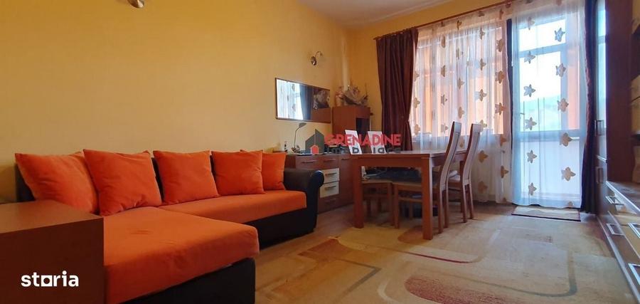 Apartament cu 2 camere decomandat în Tractorul