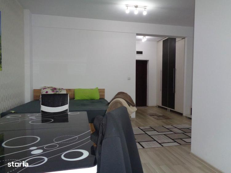 Garsonieră decomandată în UTA