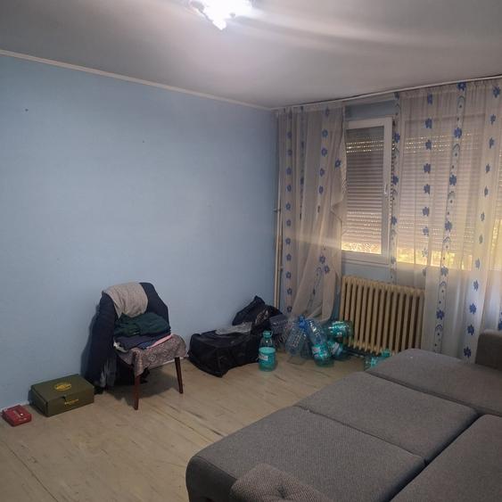 Apartament cu 3 camere decomandat în Mărgeanului