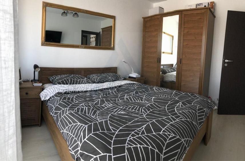 Apartament cu 3 camere decomandat, mobilat în Turnișor