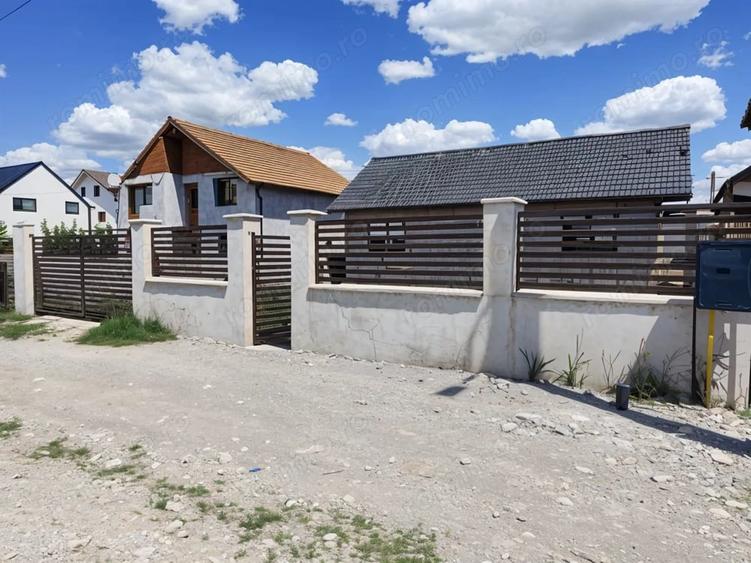 Casă cu Teren 300 Mp în Rontău