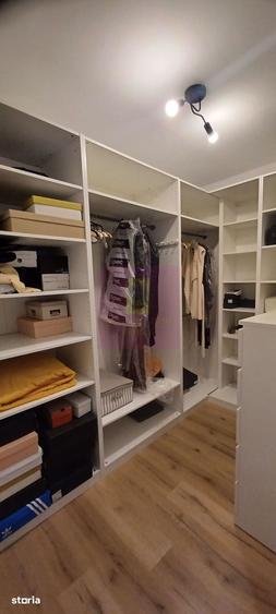Casă cu 6 camere cu Teren 508 Mp în Săbăreni