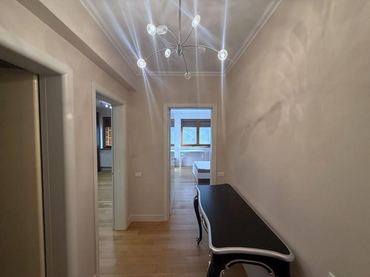 Apartament cu 4 camere în Herăstrău