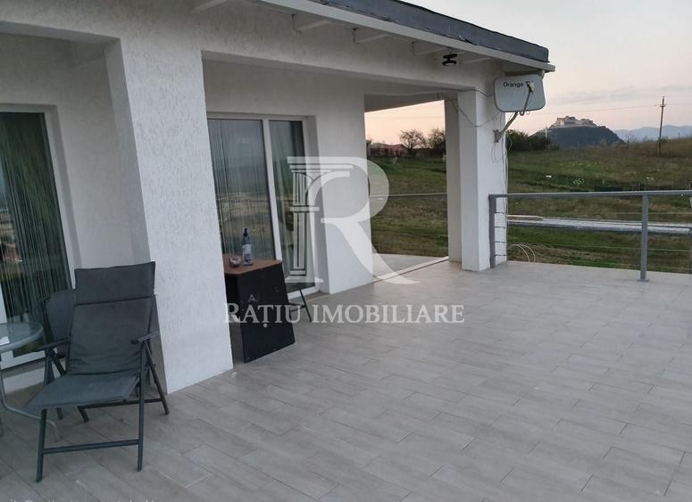 Casă cu 5 camere cu Piscina în Călugareni