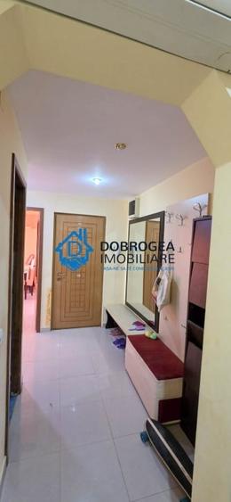 Apartament cu 3 camere decomandat, mobilat în E3