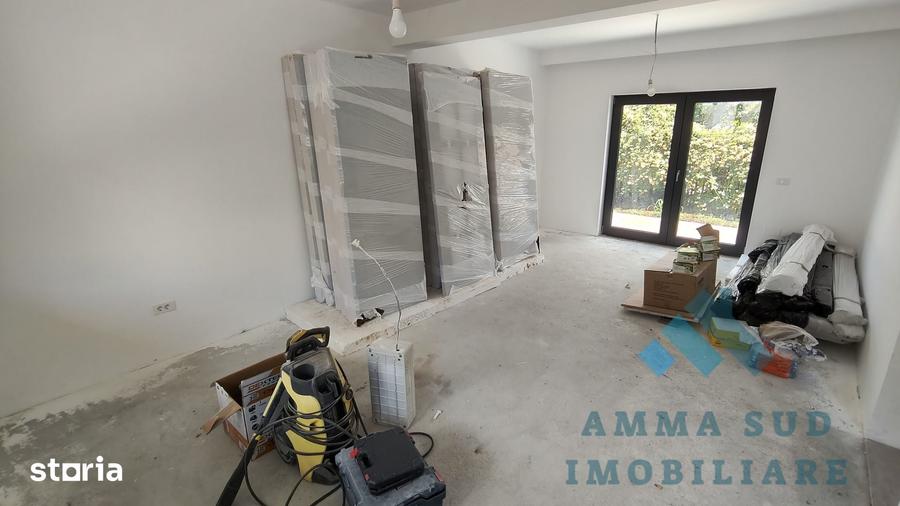 Casă cu 5 camere cu Teren 344 Mp în Central