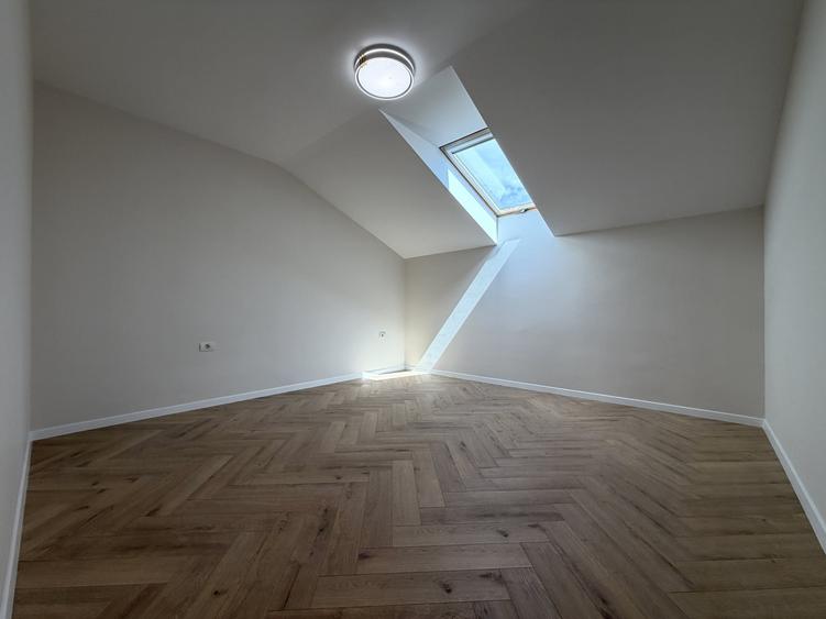 Apartament cu 3 camere decomandat în Soarelui