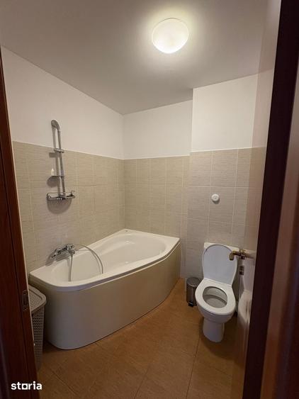 Apartament cu 2 camere decomandat în Pajura