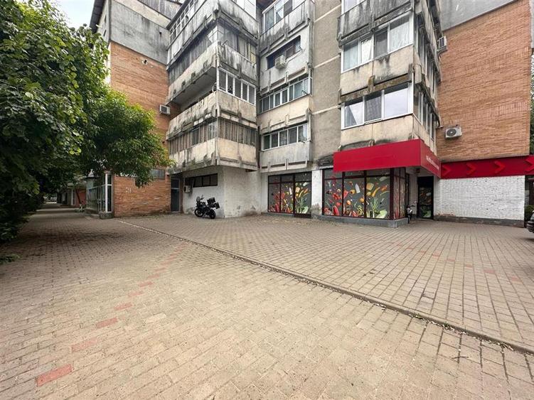 Spațiu comercial, de 160 mp, în Nicolina