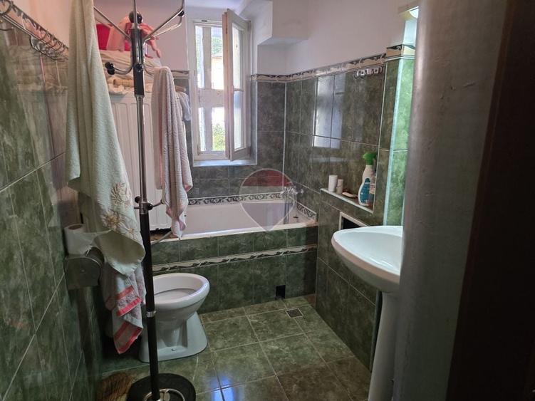 Apartament cu 2 camere semidecomandat, mobilat în Ultracentral