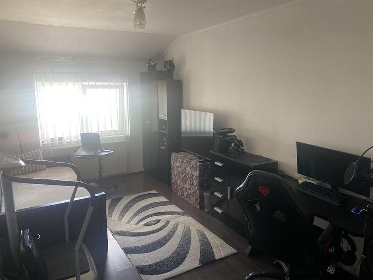 Apartament cu 2 camere decomandat în Exterior Vest