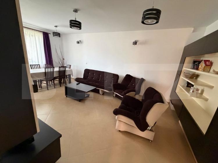 Casă cu 5 camere cu Teren 1800 Mp în Mintia