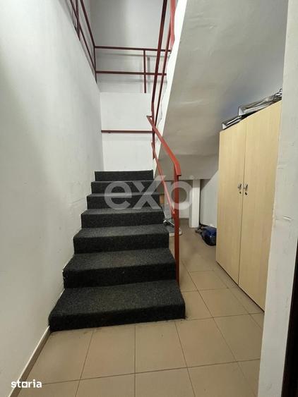 Casă cu 6 camere cu Teren 5423 Mp în Petrești