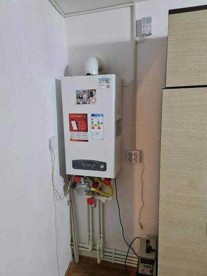 Casă cu 4 camere cu Teren 400 Mp în Central